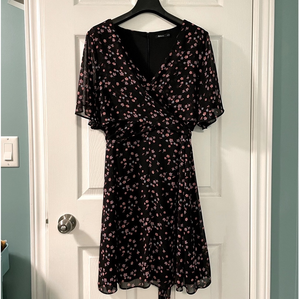 Reitmans Floral Wrap Top Dress in XXL